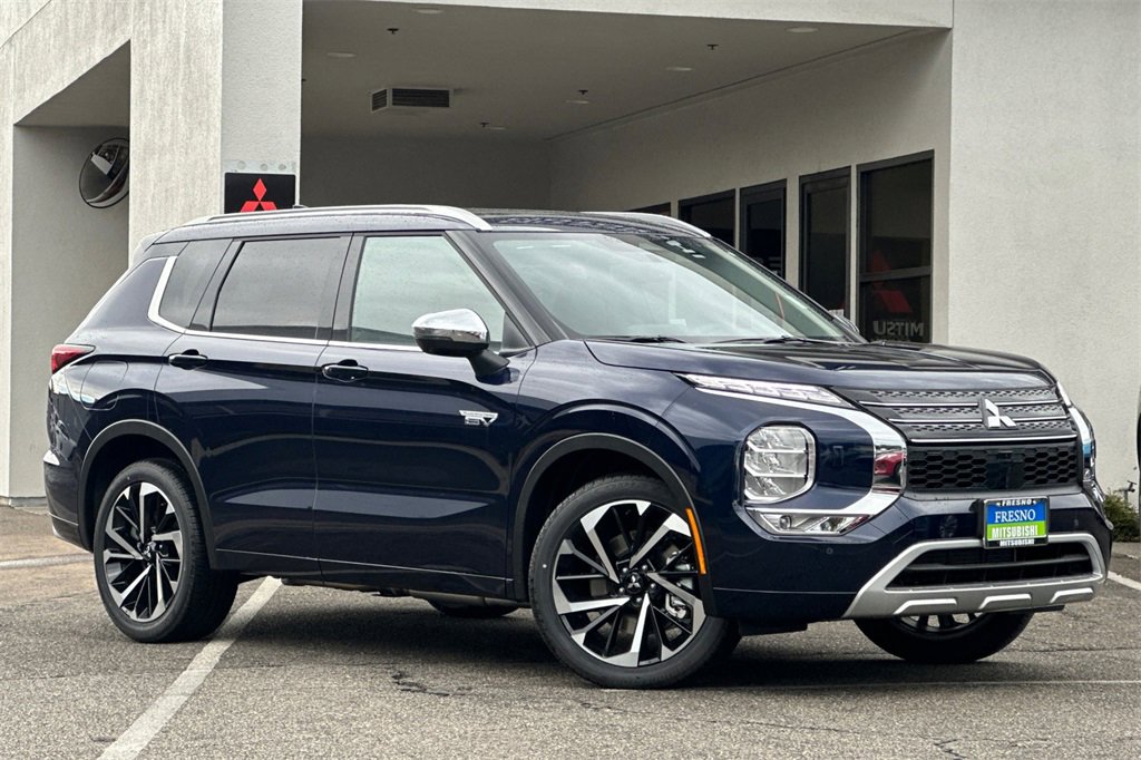 New 2025 Mitsubishi Outlander SEL image 3