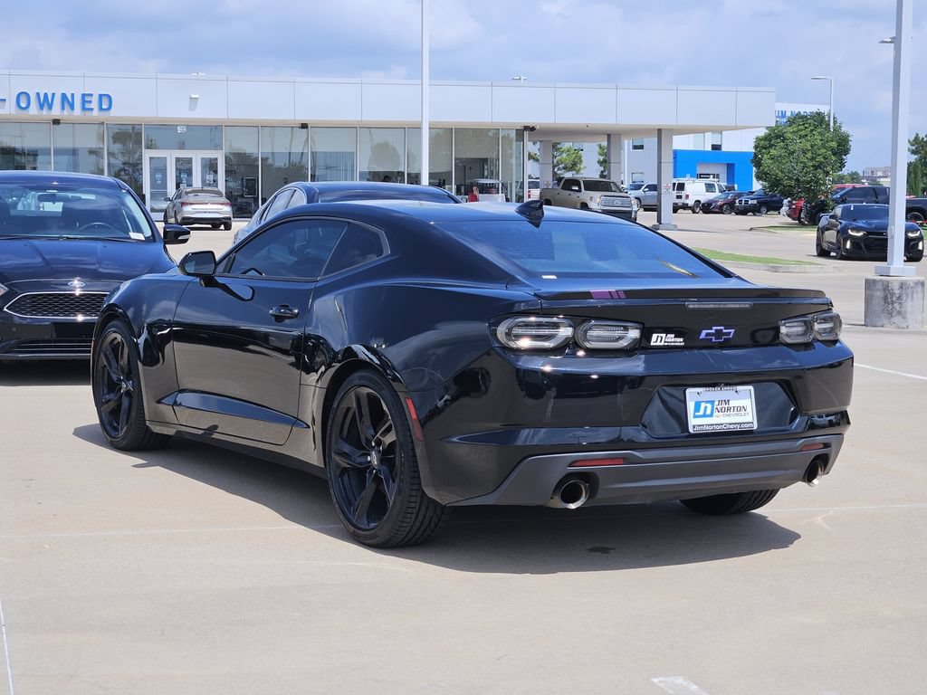 Used 2020 Chevrolet Camaro LT w/ RS Package RWD image 5