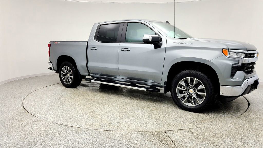 Used 2025 Chevrolet Silverado 1500 LT image 3
