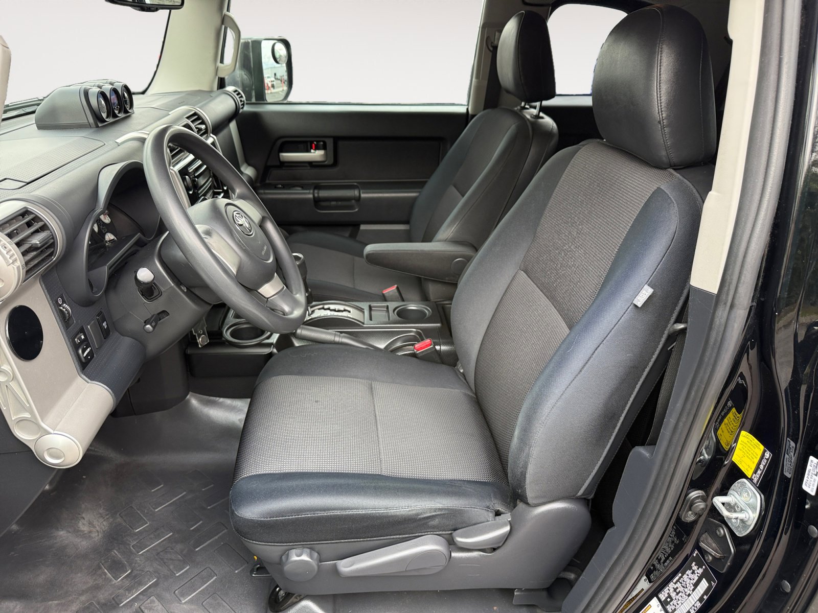 Used 2010 Toyota FJ Cruiser 4WD image 10