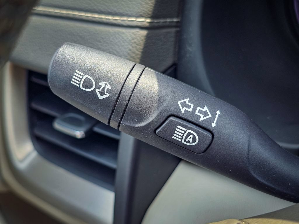 Used 2018 GMC Terrain Denali w/ Advanced Safety Package AWD/4WD image 22