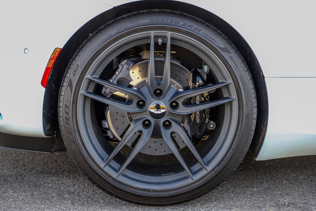 Used 2019 Aston Martin DBS Superleggera RWD image 69
