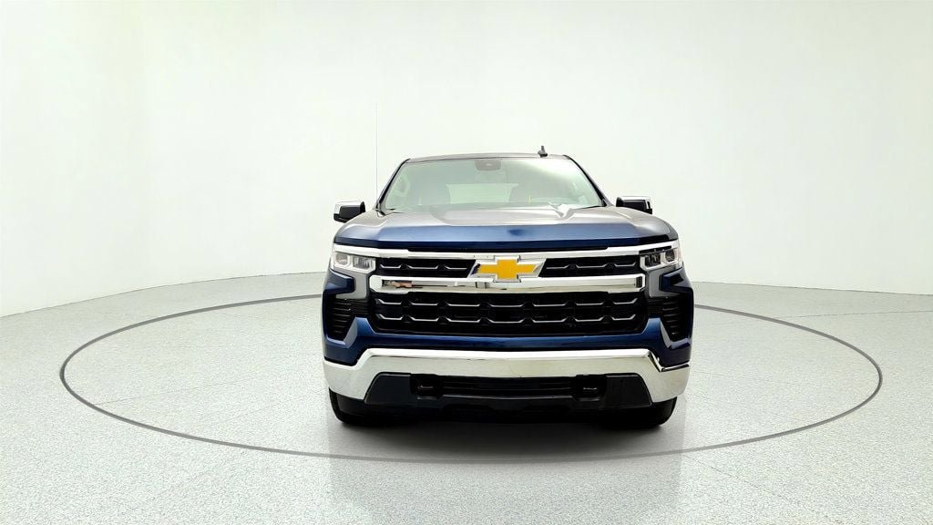 Used 2023 Chevrolet Silverado 1500 LT AWD/4WD image 2