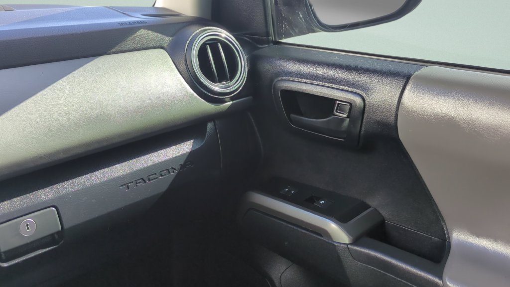 Used 2023 Toyota Tacoma SR5 RWD image 13