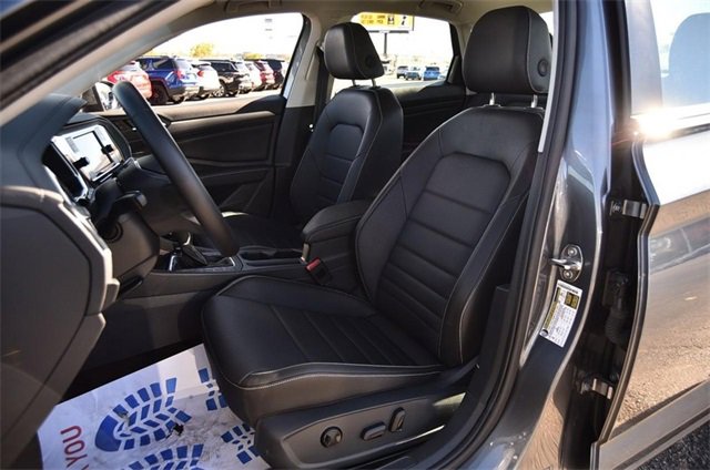 Certified 2024 Volkswagen Jetta SE w/ Panoramic Sunroof Package image 20