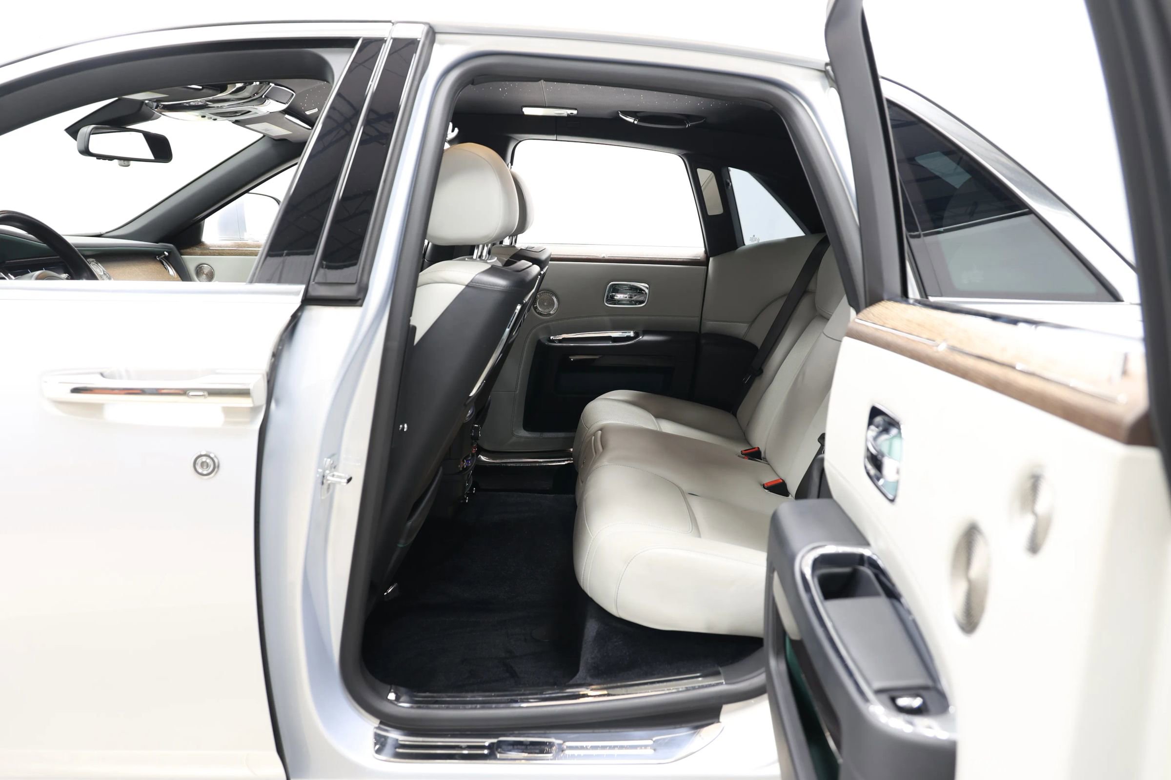 Used 2019 Rolls-Royce Ghost image 66