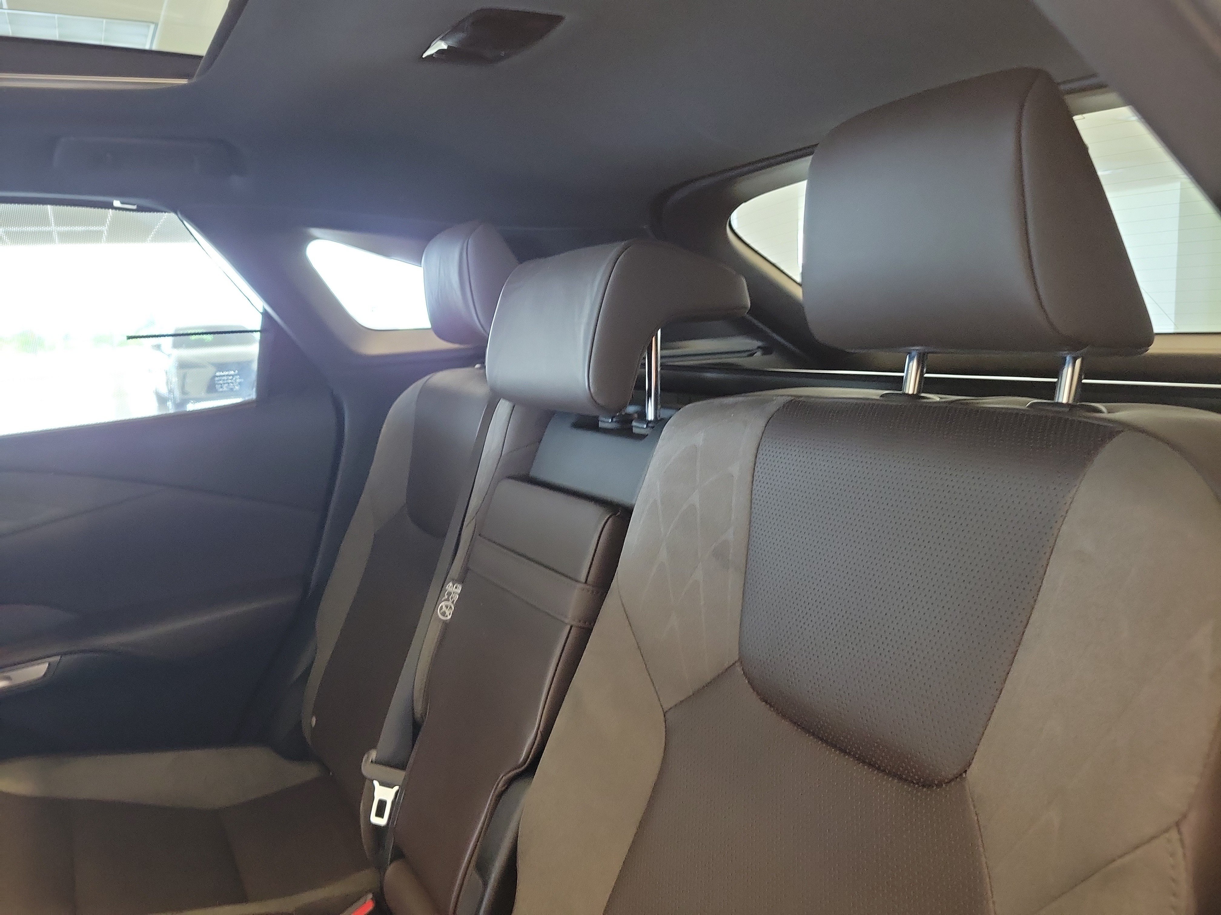 Used 2025 Lexus RX 450h AWD w/ Convenience Package image 15