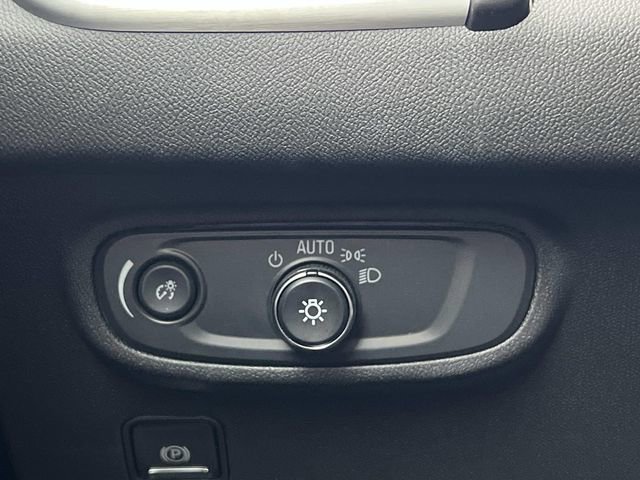 Used 2024 GMC Terrain SLE image 26