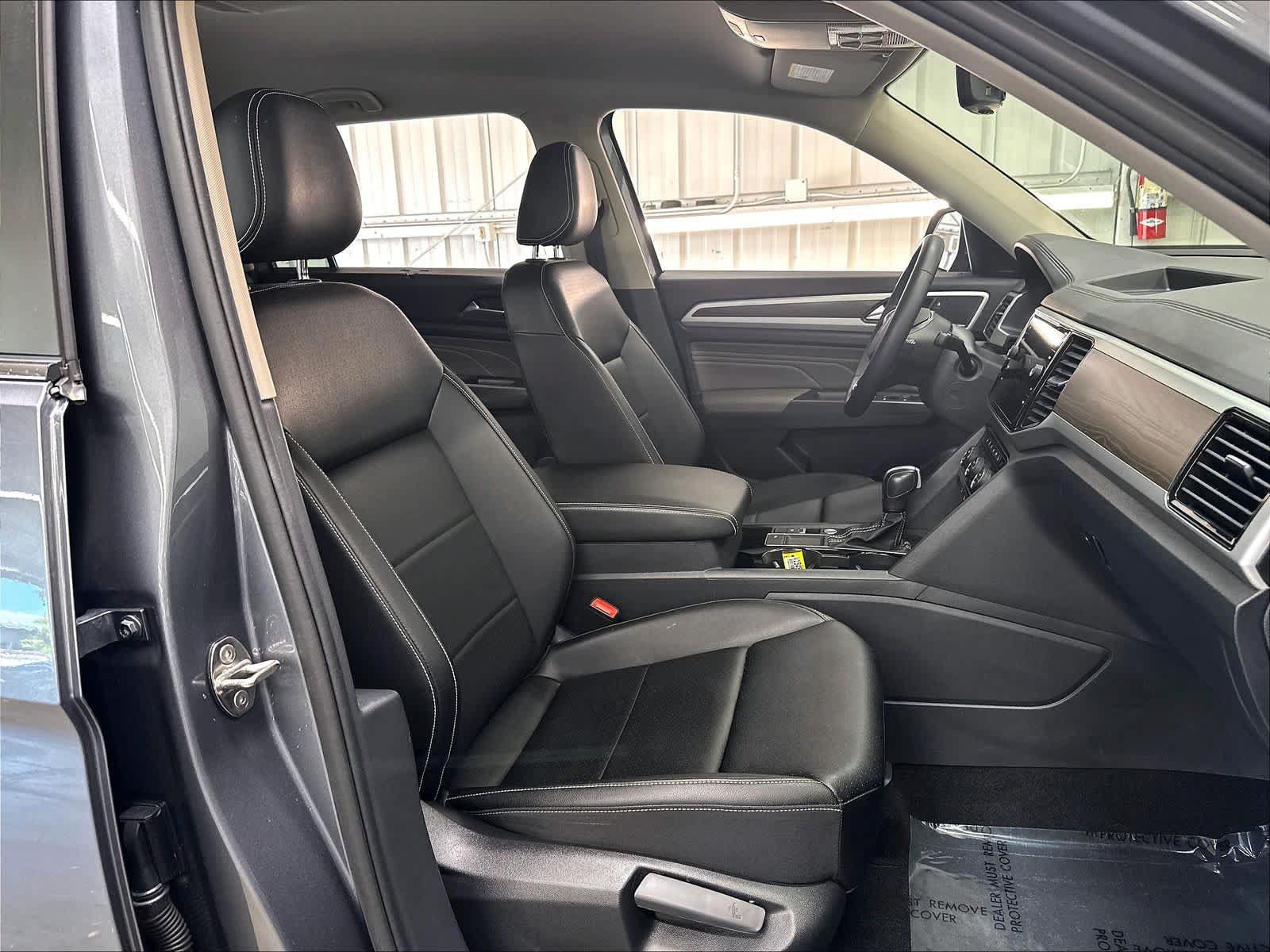 Used 2023 Volkswagen Atlas SE FWD image 32