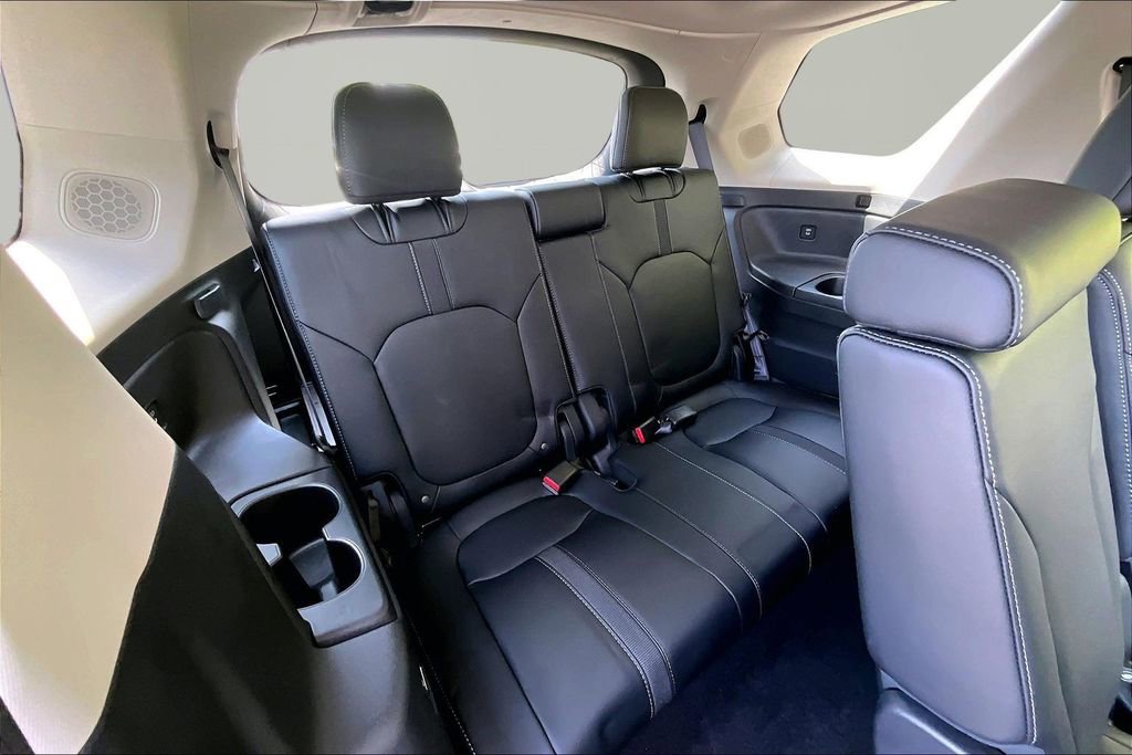 Certified 2025 Honda Pilot Touring image 20