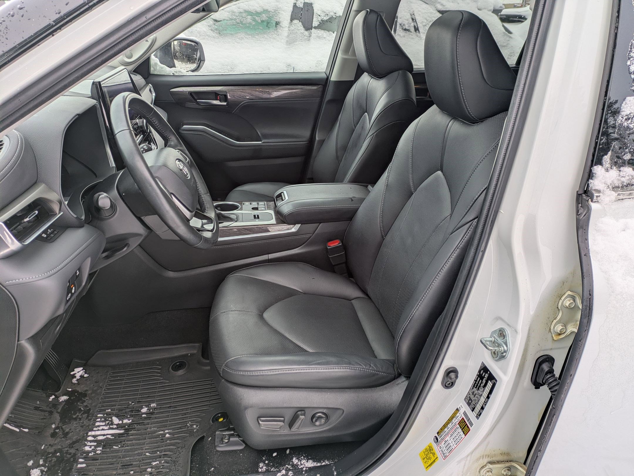 Used 2023 Toyota Highlander Limited image 7