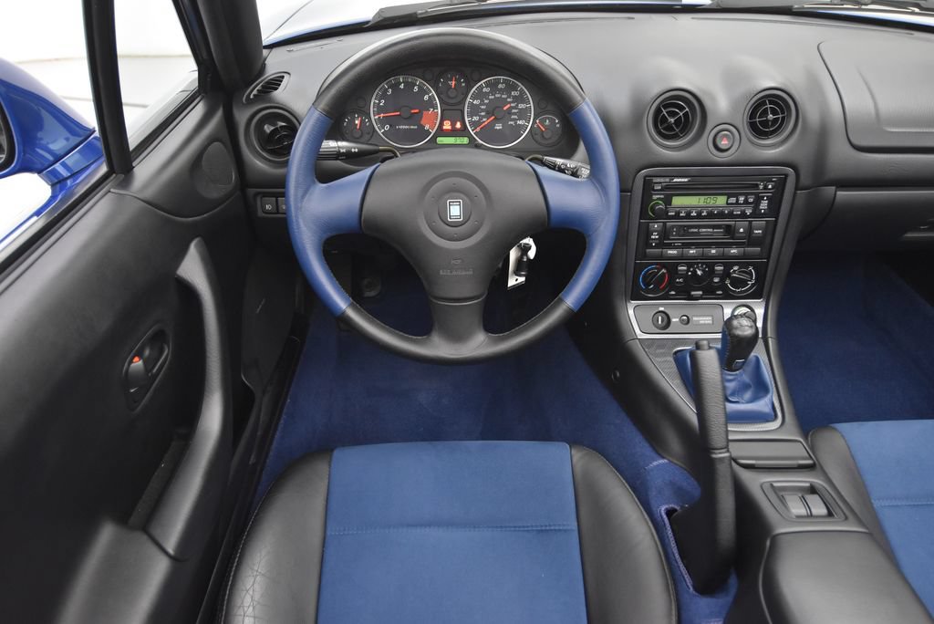 Used 1999 MAZDA MX-5 Miata 10th Anniversary Edition RWD image 27