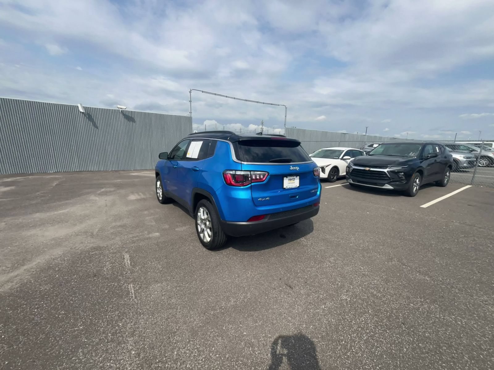 Used 2025 Jeep Compass Limited AWD/4WD image 12