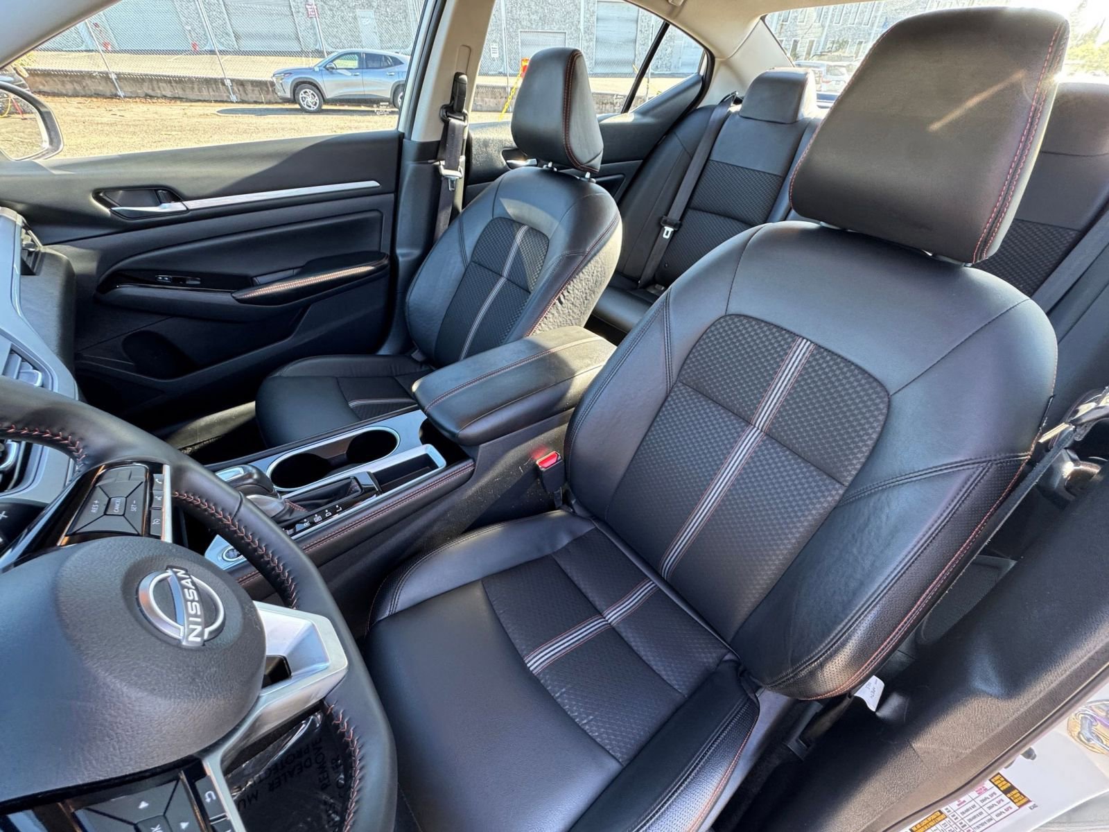 Used 2025 Nissan Altima 2.5 SR image 36