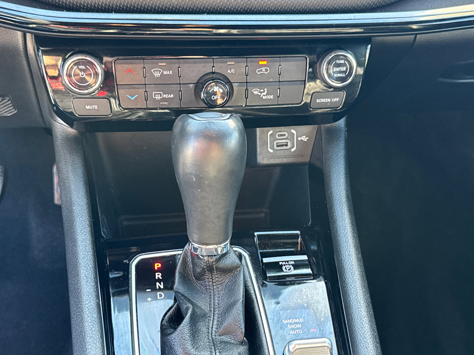 Used 2023 Jeep Compass Altitude AWD/4WD image 12