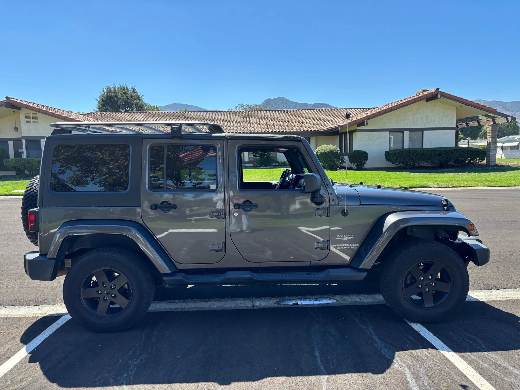 Used 2014 Jeep Wrangler Unlimited Sahara w/ Connectivity Group image 3