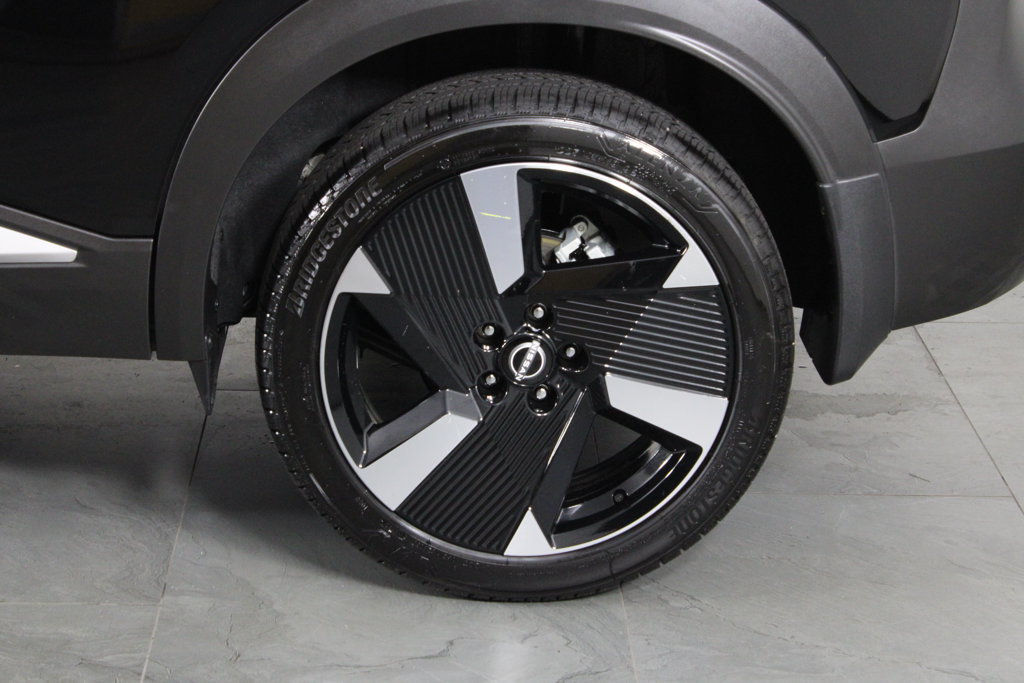 Certified 2026 Nissan Kicks SR FWD image 15