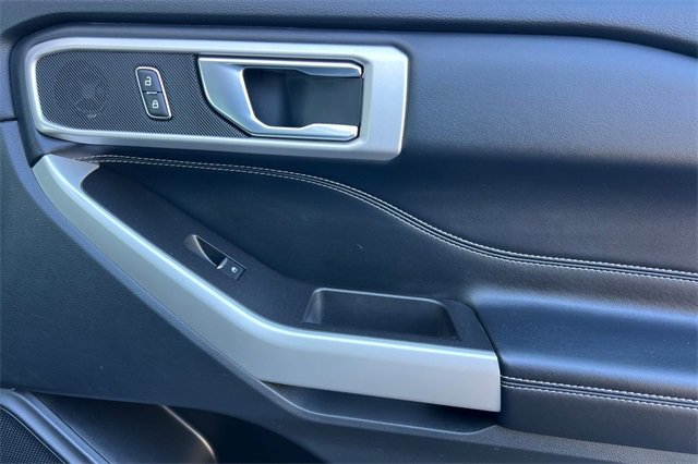 Used 2022 Ford Explorer XLT w/ Equipment Group 202A image 21