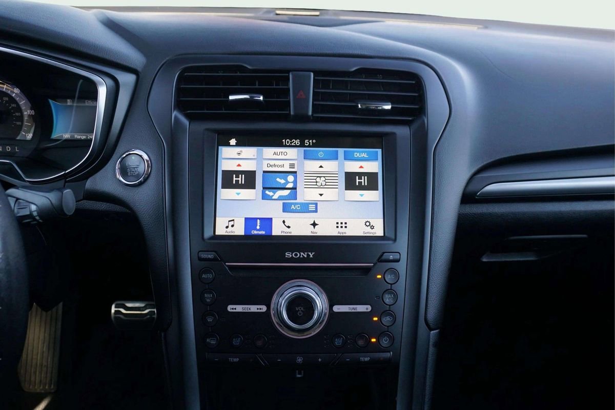 Used 2017 Ford Fusion Energi Titanium FWD image 24