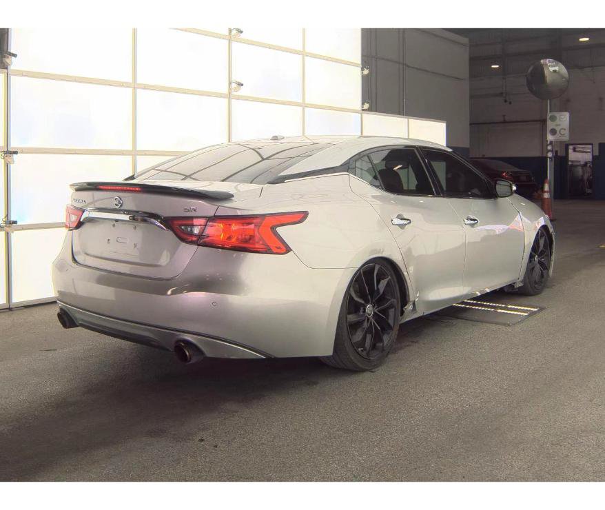 Used 2017 Nissan Maxima SR w/ Midnight Edition FWD image 5