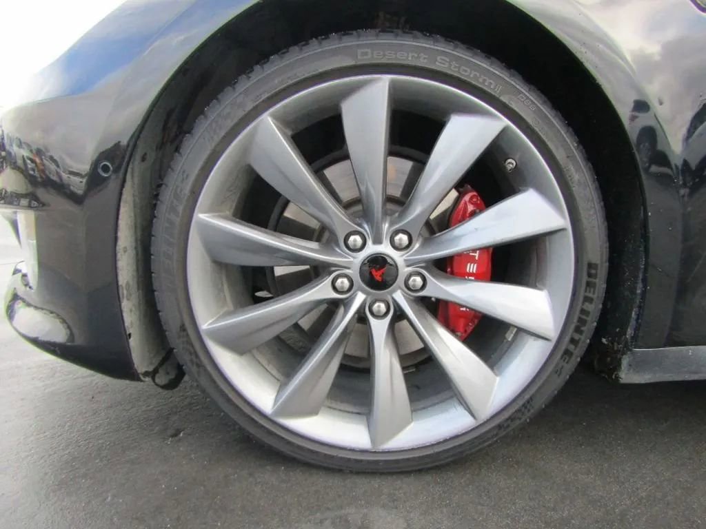 Used 2015 Tesla Model S 85D image 50