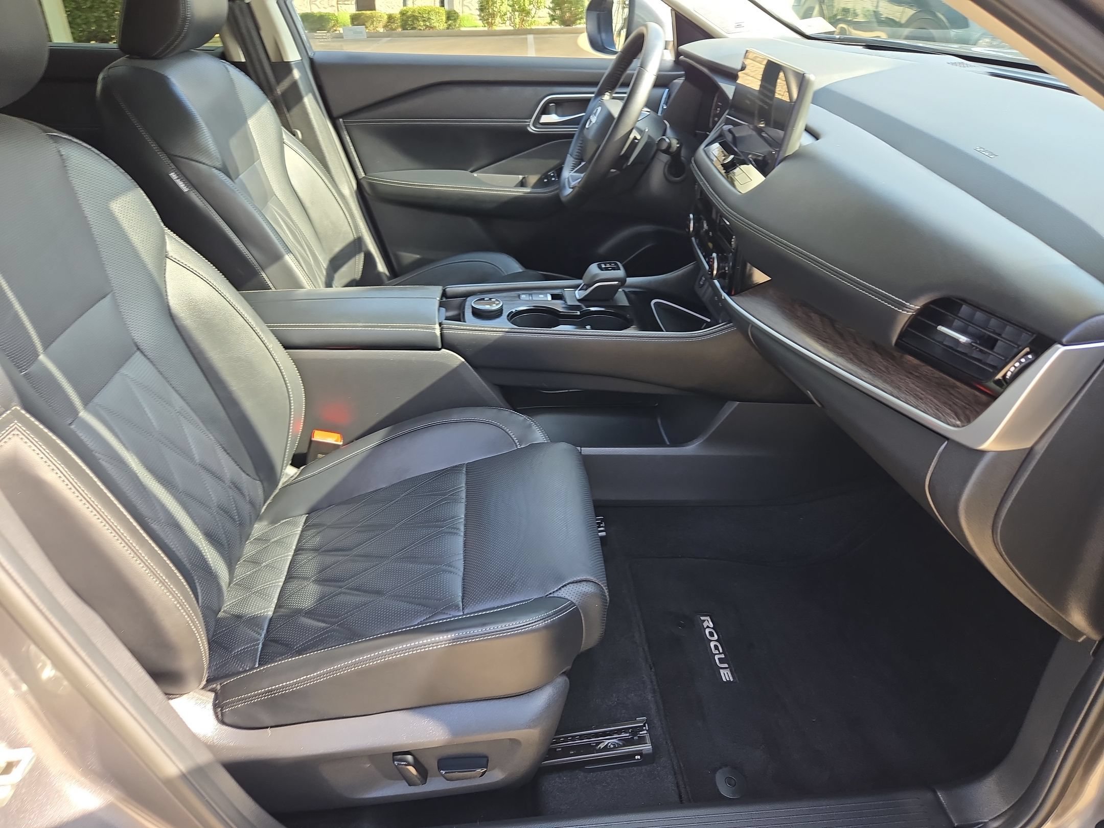 Certified 2026 Nissan Rogue Platinum w/ Platinum Premium Package AWD/4WD image 30