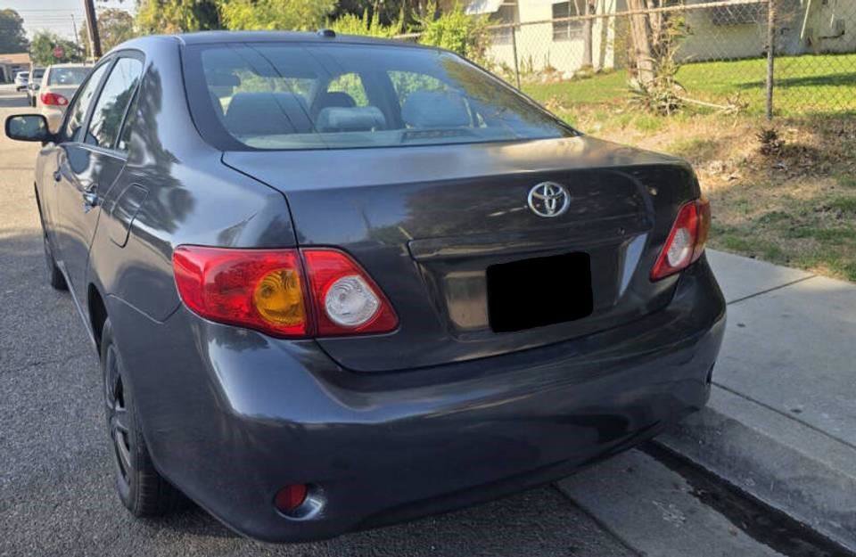 Used 2010 Toyota Corolla LE w/ All Weather Guard Pkg FWD image 4