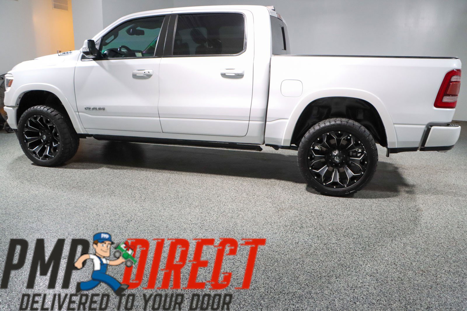 Used 2019 RAM 1500 Laramie w/ Sport Appearance Package image 10