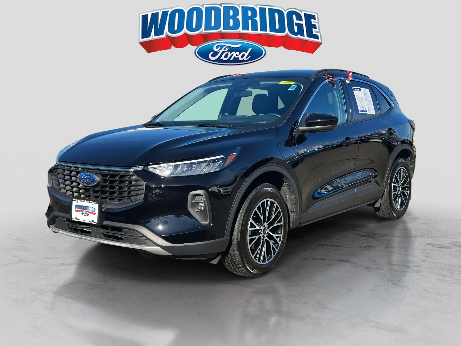 Used 2024 Ford Escape SE image 2