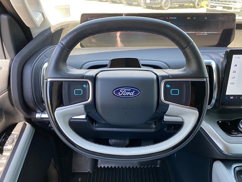 Certified 2025 Ford Expedition Platinum AWD/4WD image 17
