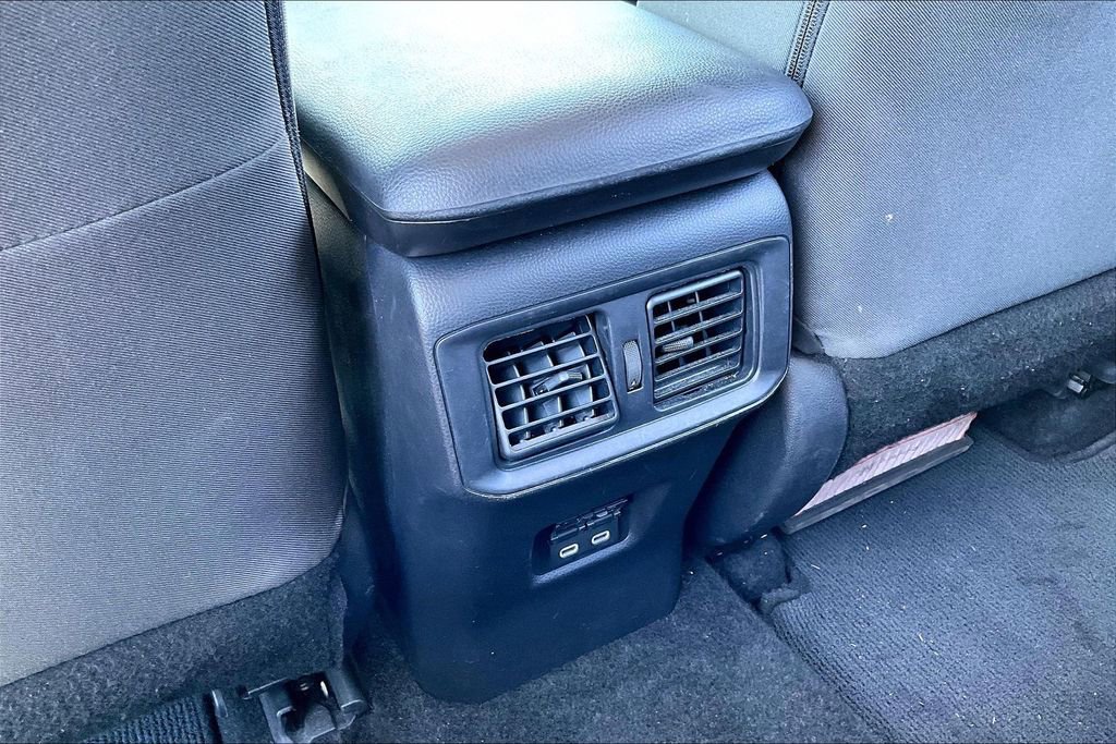 Used 2025 Toyota RAV4 XLE FWD image 27