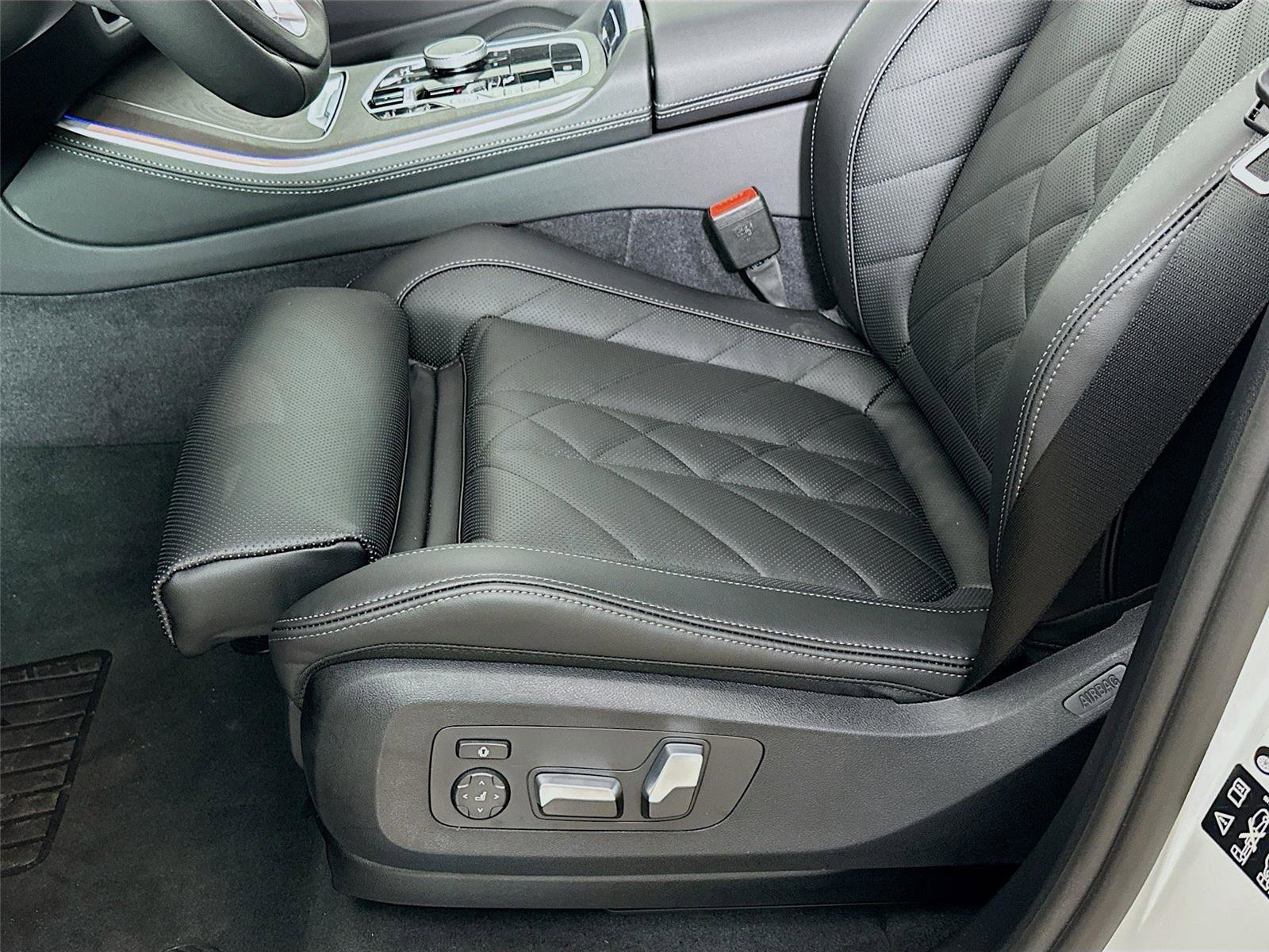 New 2026 BMW X5 xDrive40i w/ Parking Assistance Package image 19