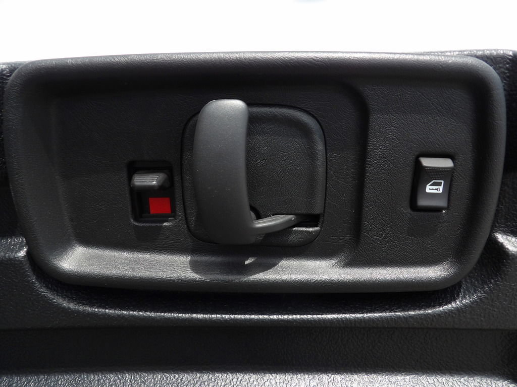 Used 2025 Chevrolet Express 2500 w/ Driver Convenience Package RWD image 27