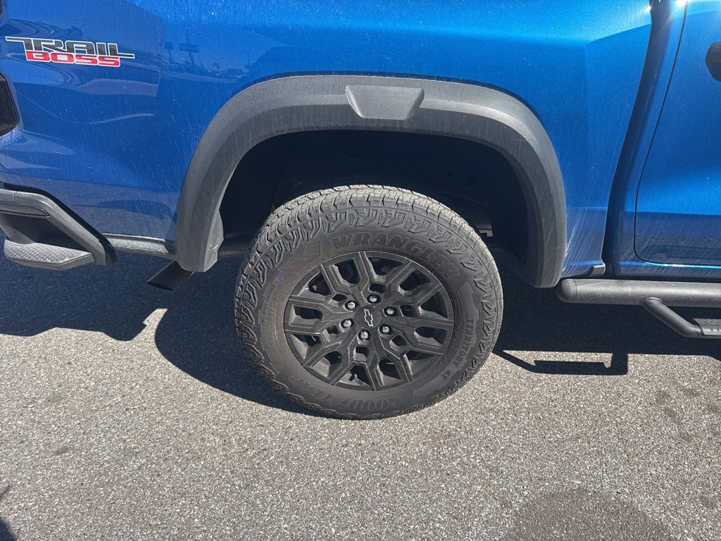 Used 2024 Chevrolet Colorado Trail Boss w/ Technology Package image 7