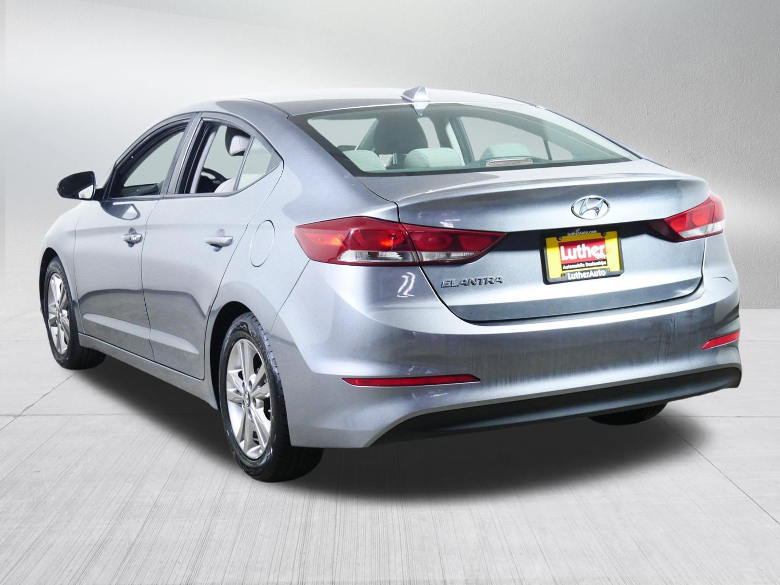 Used 2017 Hyundai Elantra SE w/ SE A/T Tech Package 03 FWD image 5