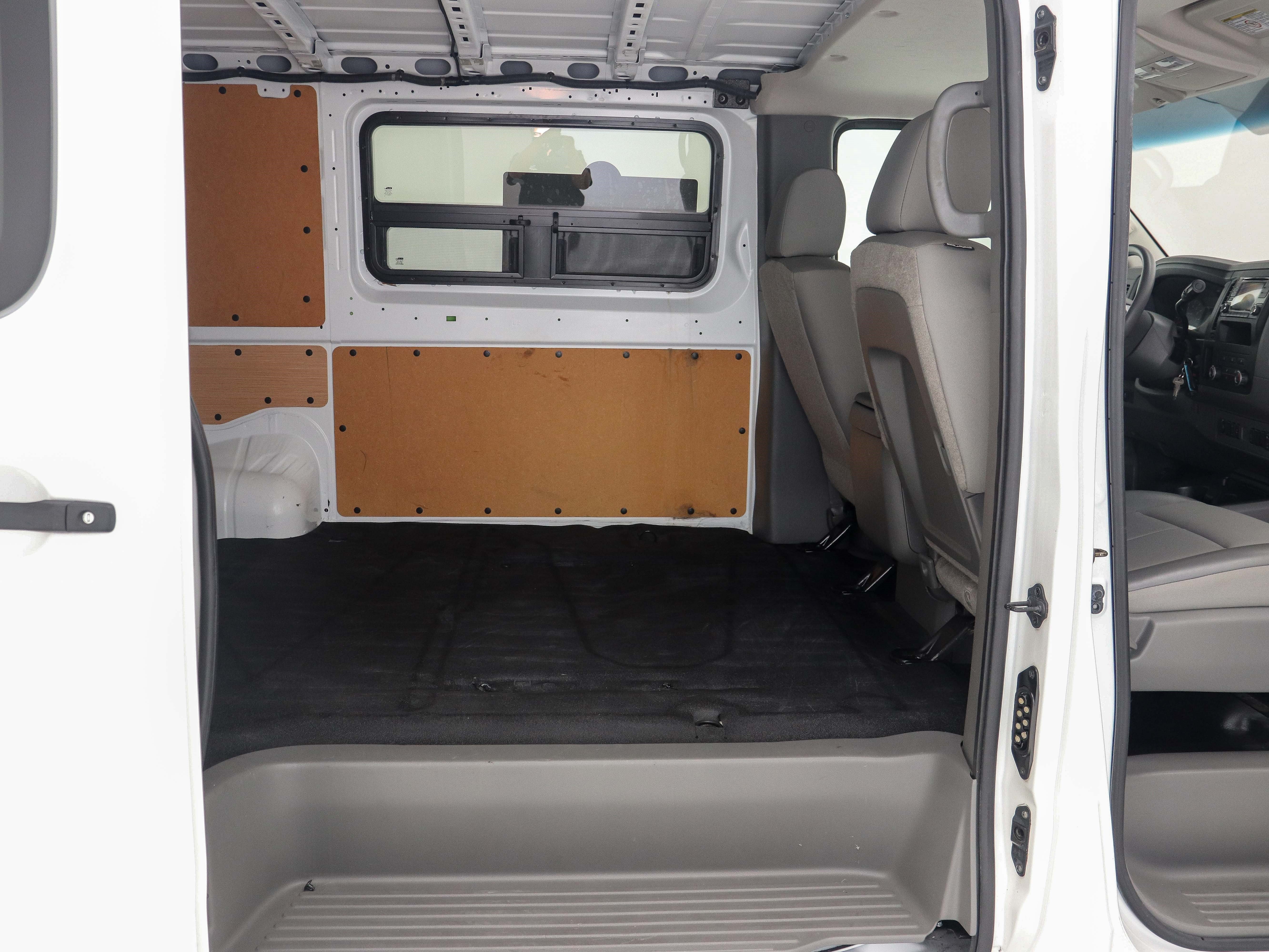 Used 2018 Nissan NV 2500 SV RWD image 13