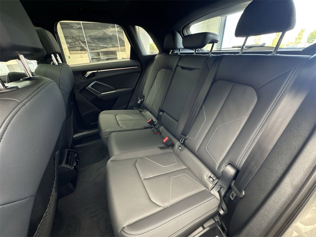 New 2025 Audi Q3 2.0T Premium image 22