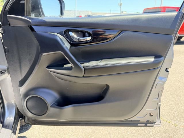 Used 2022 Nissan Rogue Sport SV FWD image 8