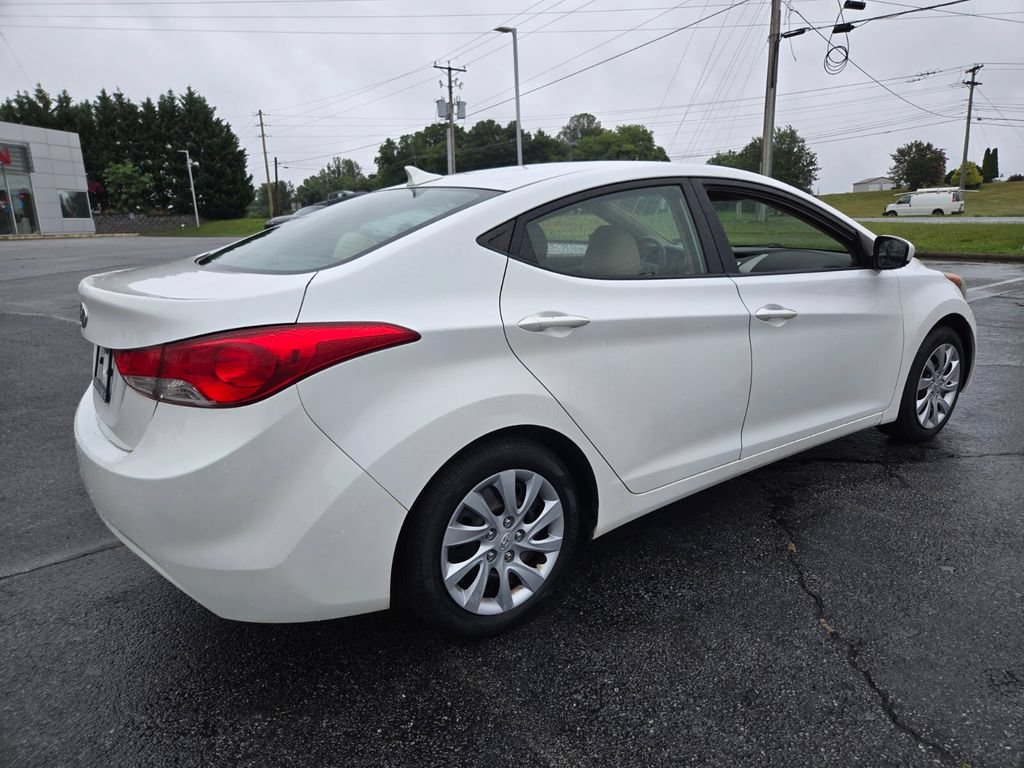 Used 2012 Hyundai Elantra GLS FWD image 6