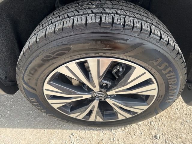 Used 2023 Nissan Rogue SV FWD image 9
