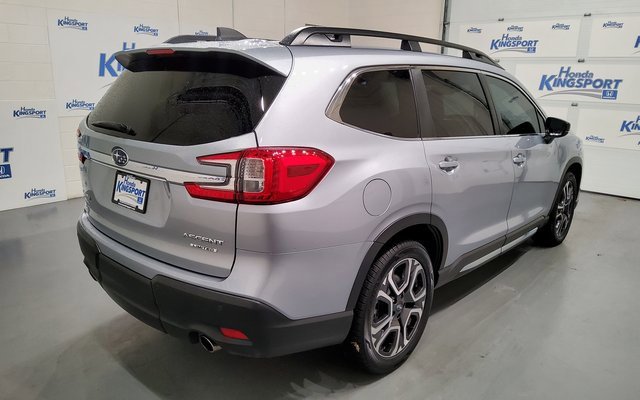 Used 2024 Subaru Ascent Limited w/ Technology Package image 3
