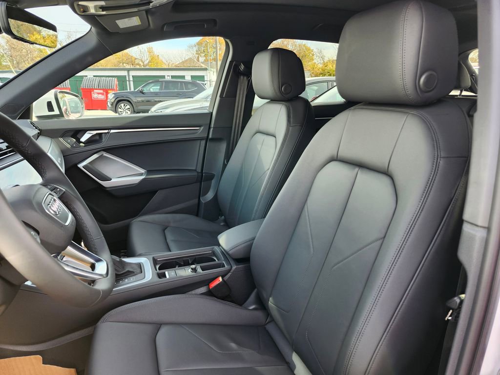 New 2025 Audi Q3 2.0T Premium image 11