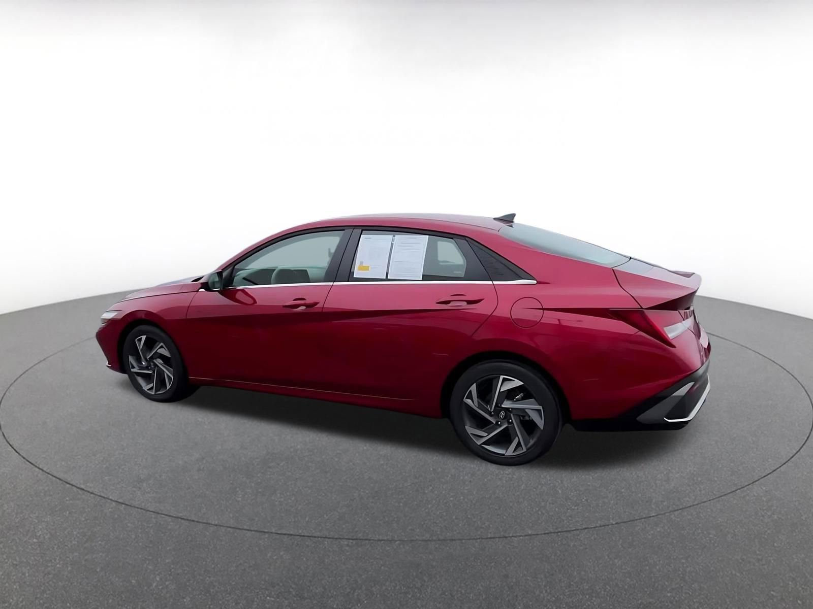 Used 2025 Hyundai Elantra SEL image 10