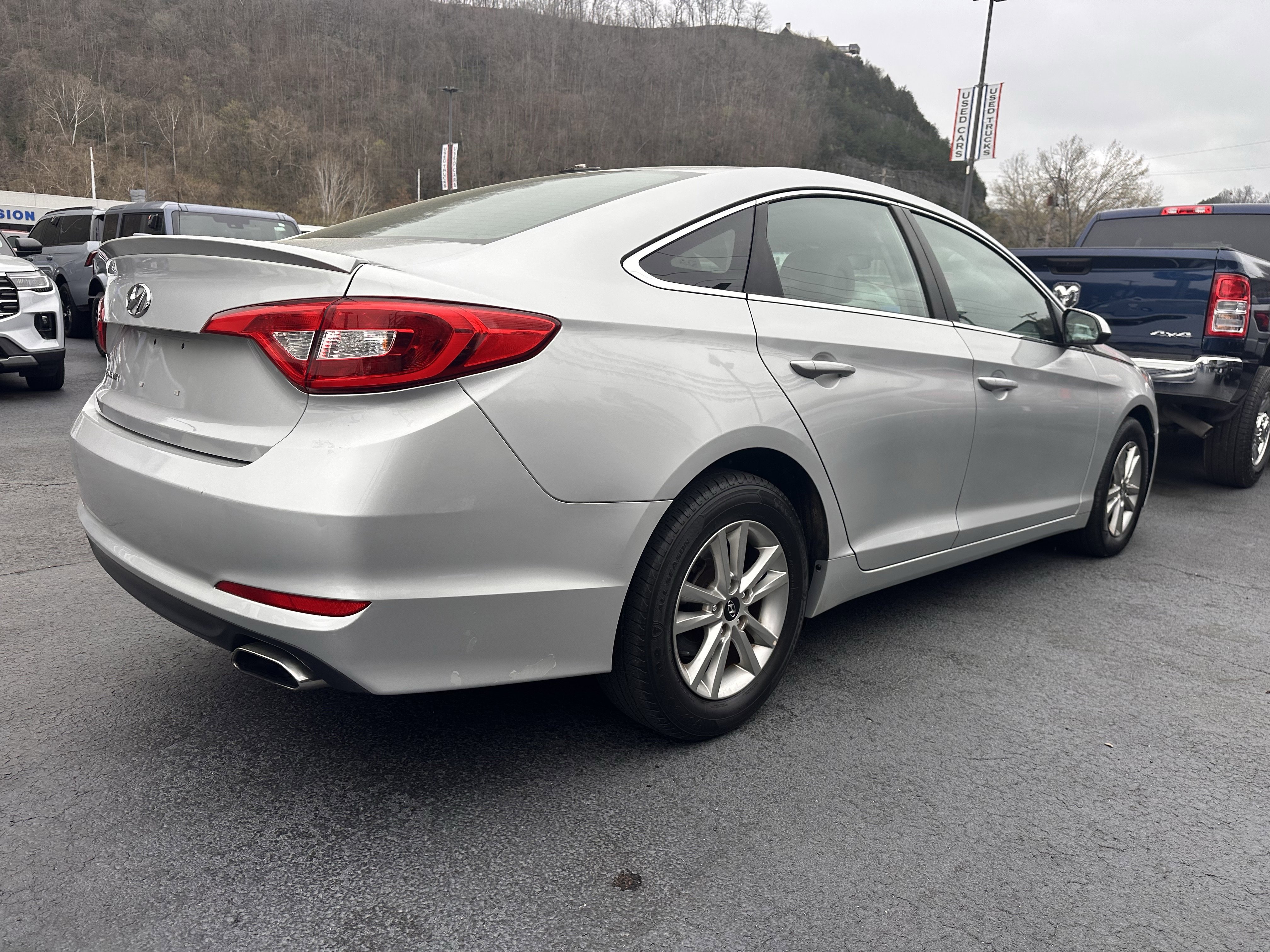 Used 2017 Hyundai Sonata SE image 9