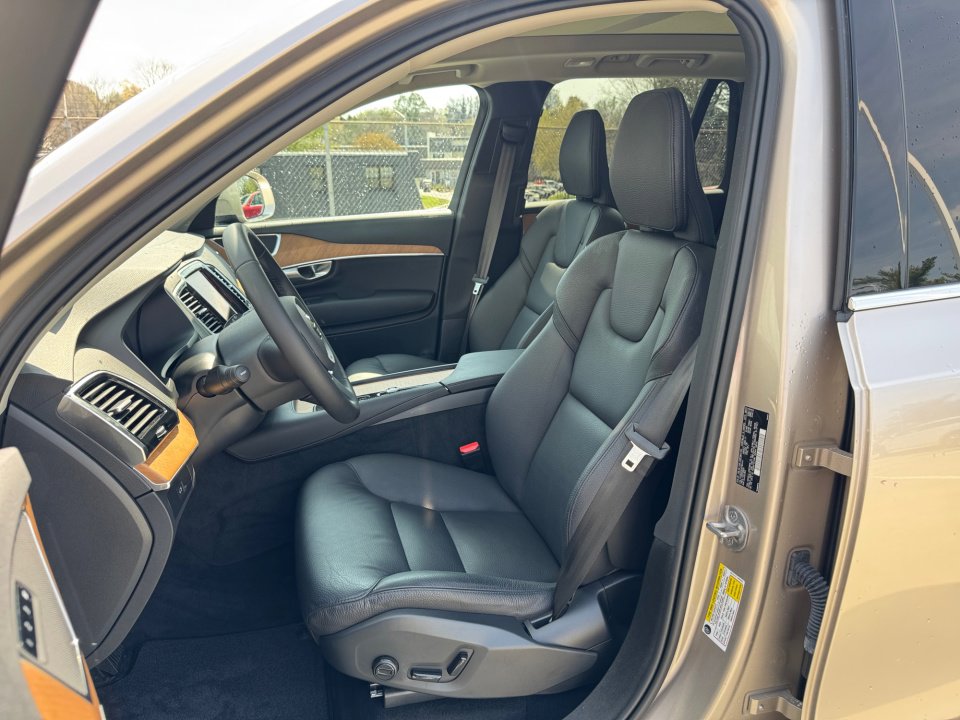 Certified 2024 Volvo XC90 B6 Plus w/ Protection Package AWD/4WD image 30
