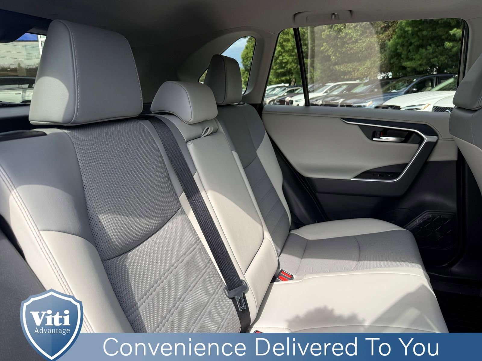 Used 2019 Toyota RAV4 Limited image 28