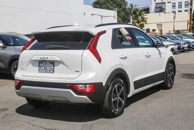Certified 2025 Kia Niro EX FWD image 10
