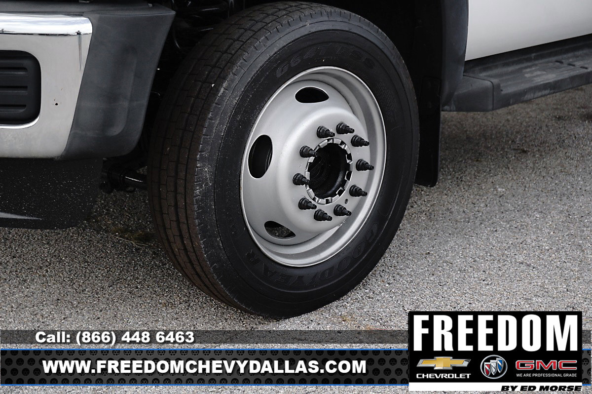 Used 2014 Ford F550 4x4 Regular Cab Super Duty image 10