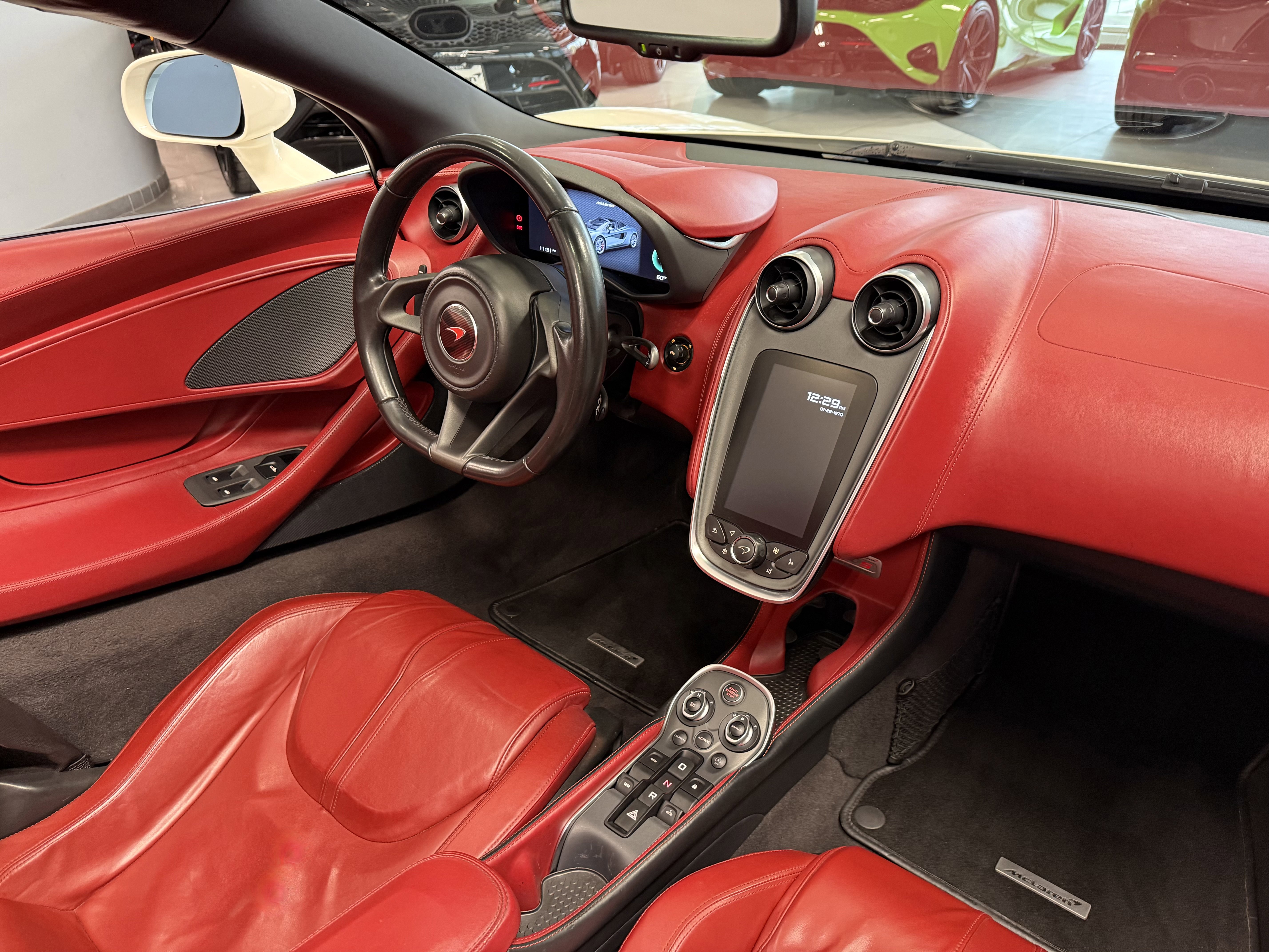 Used 2018 McLaren 570S Spider image 16