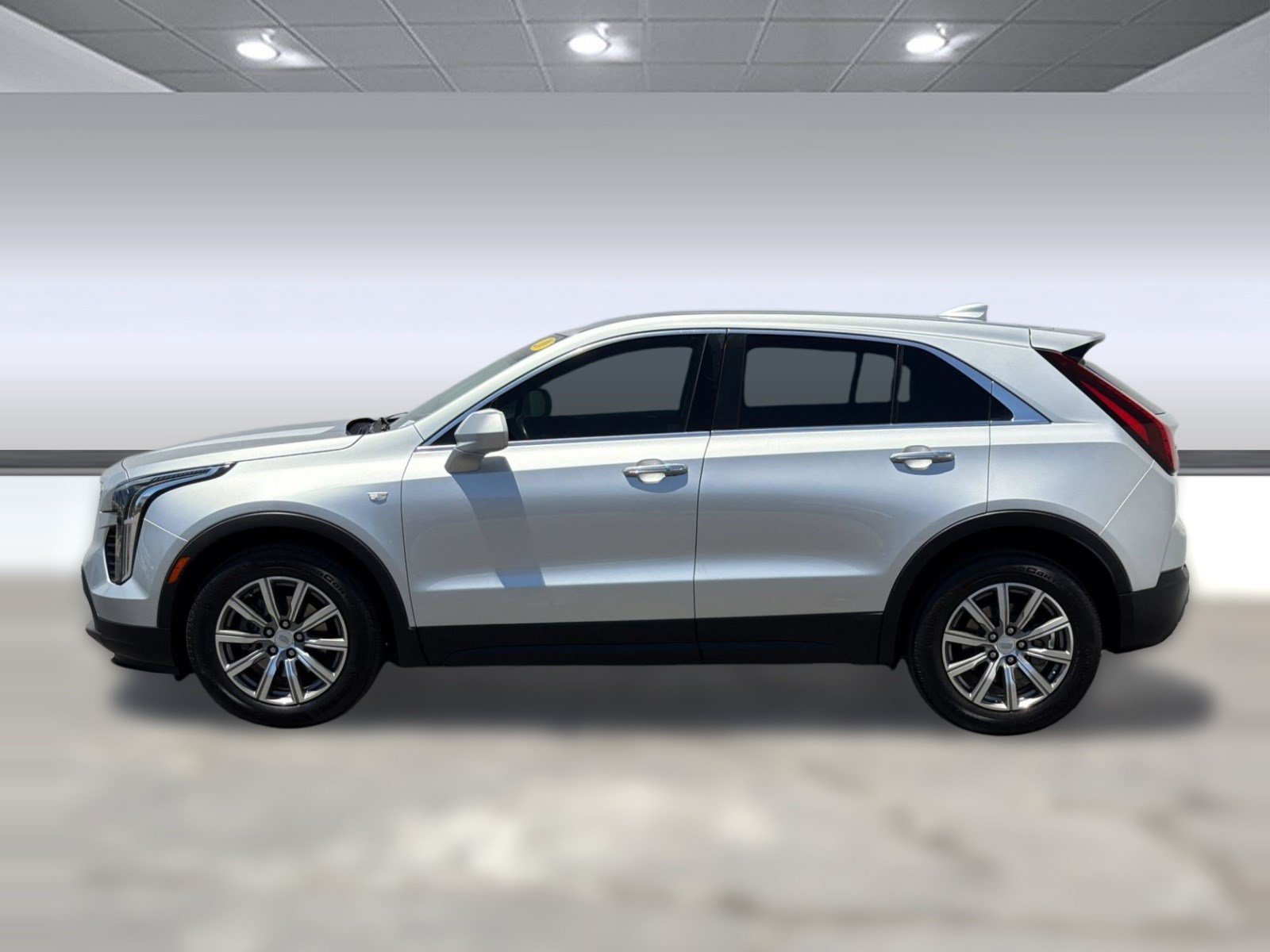 Used 2020 Cadillac XT4 Luxury FWD image 2